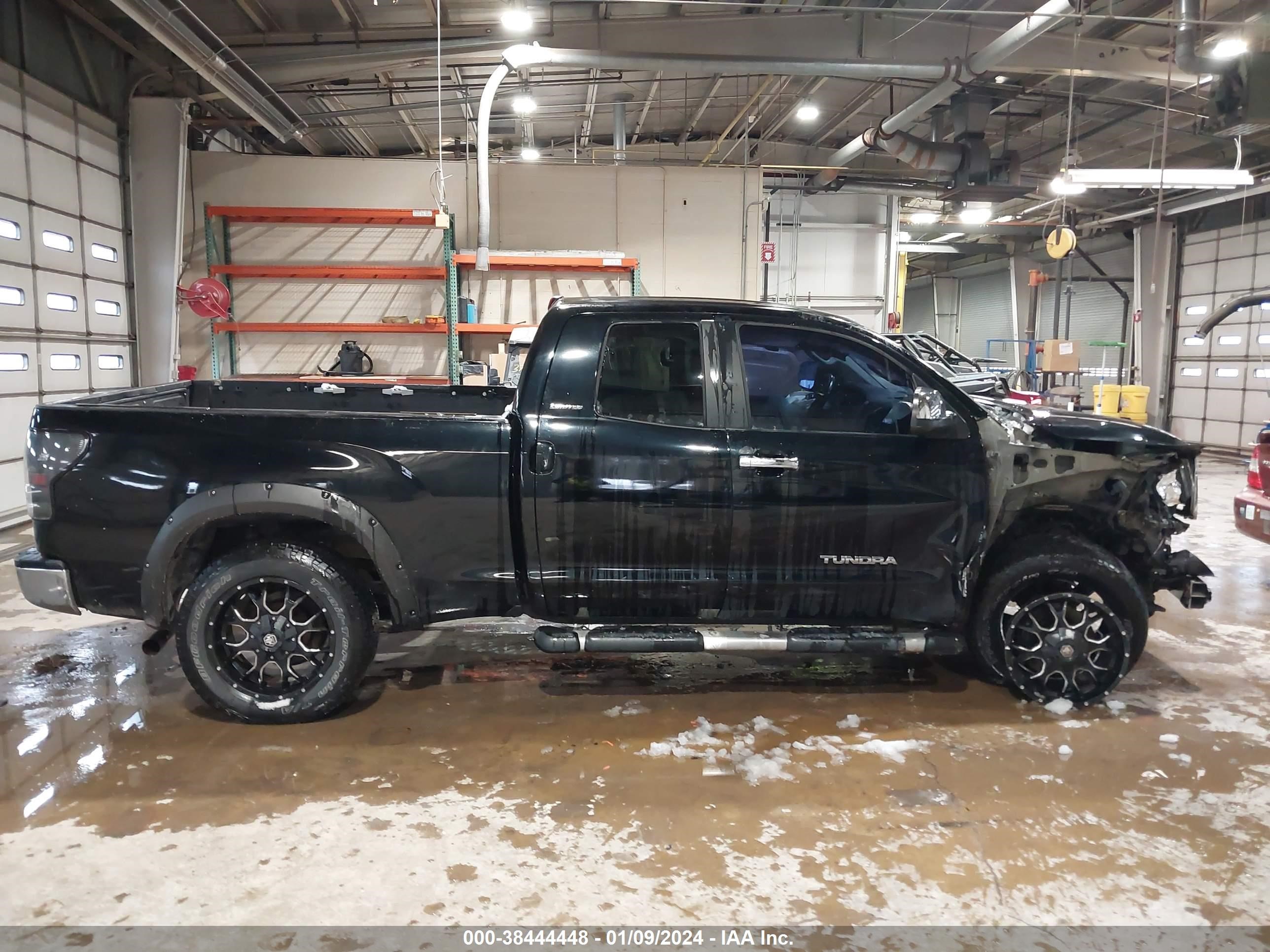 Photo 13 VIN: 5TFBV58137X026565 - TOYOTA TUNDRA 