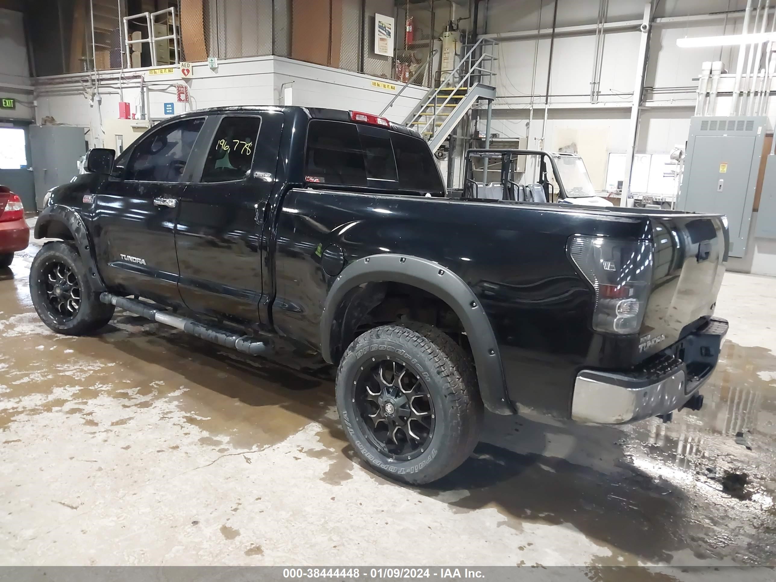 Photo 2 VIN: 5TFBV58137X026565 - TOYOTA TUNDRA 