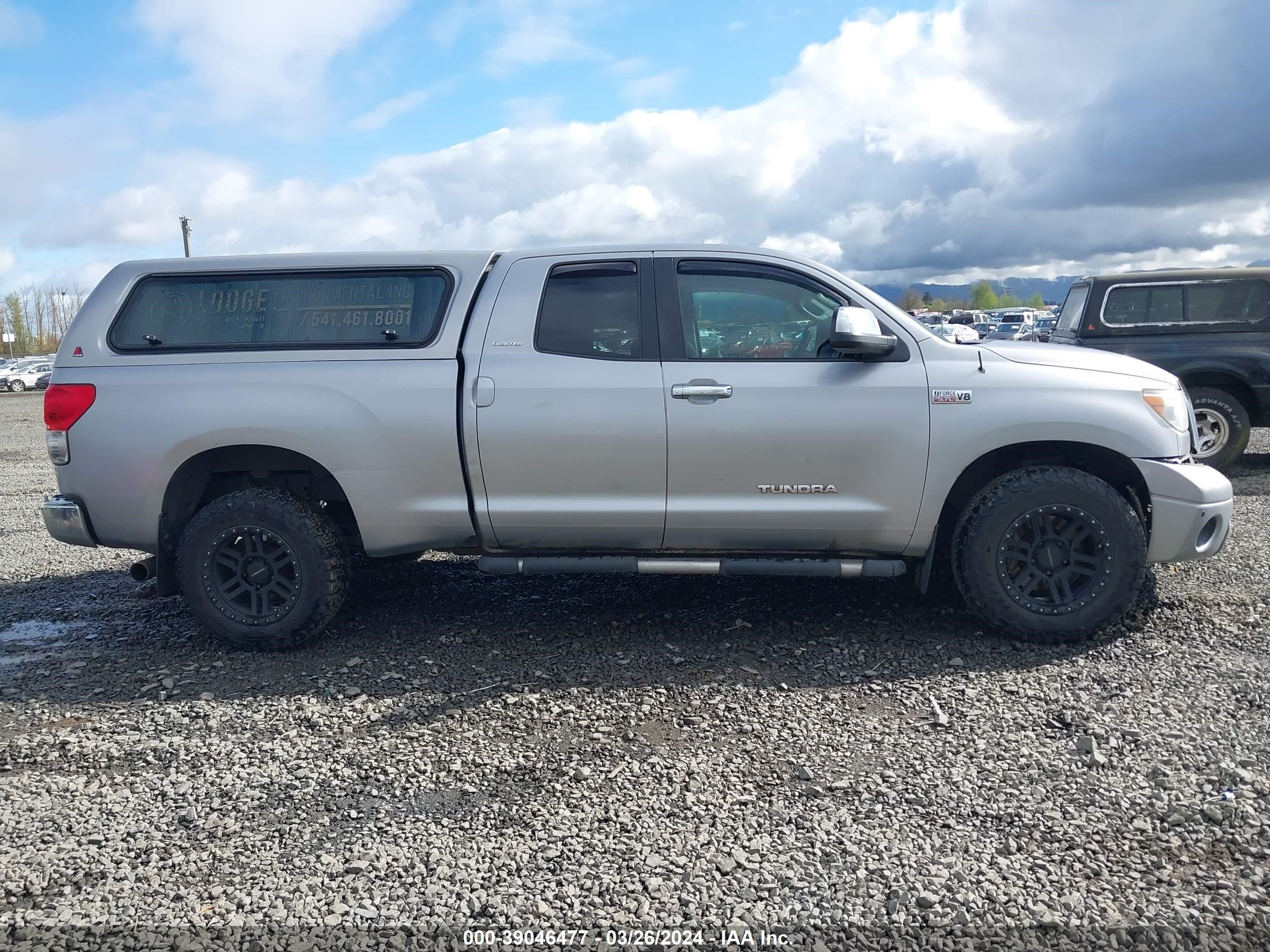 Photo 12 VIN: 5TFBV581X8X068118 - TOYOTA TUNDRA 