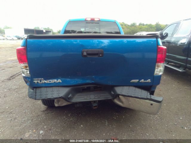 Photo 5 VIN: 5TFBW5F17AX136171 - TOYOTA TUNDRA 4WD TRUCK 