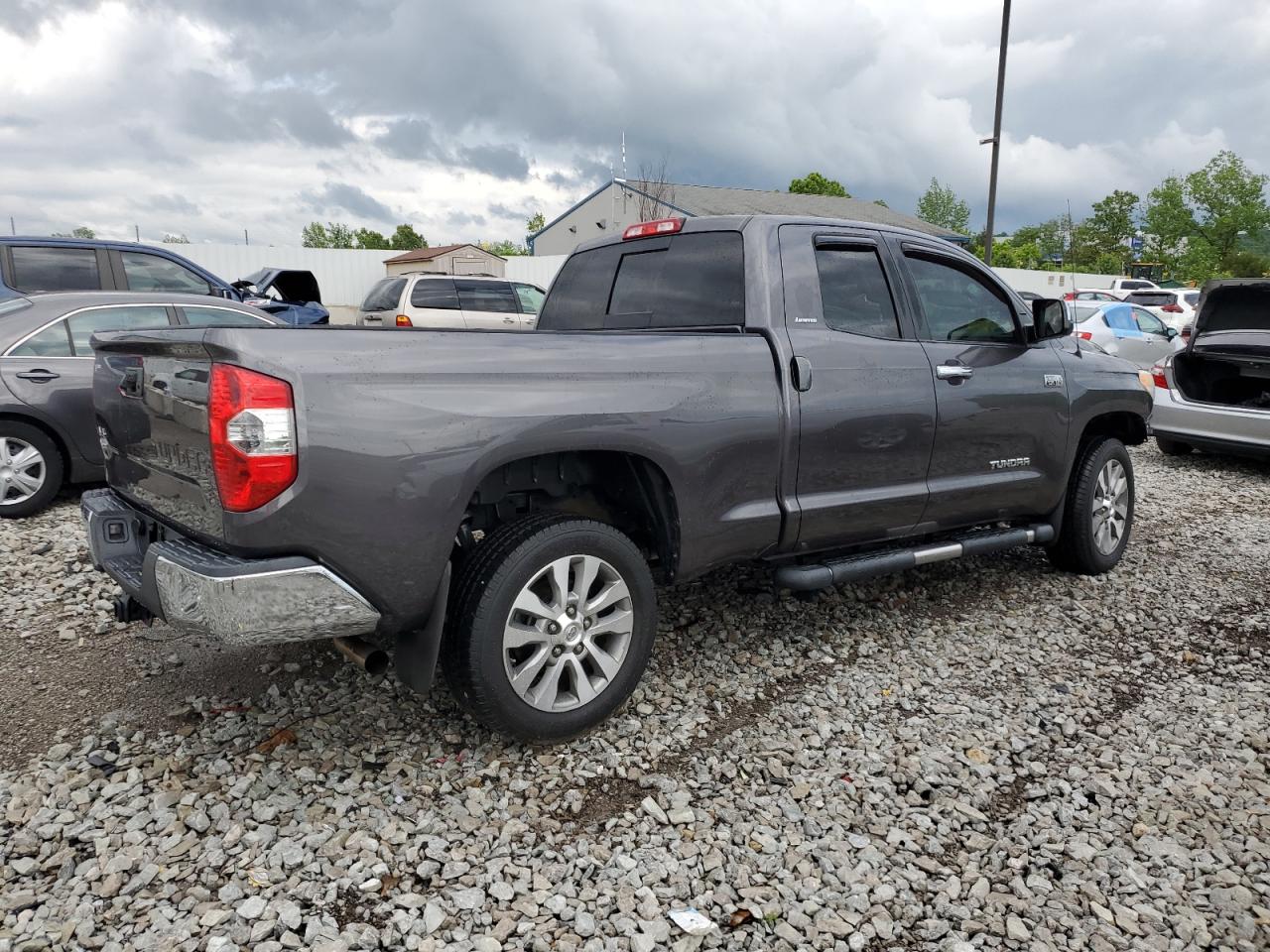 Photo 2 VIN: 5TFBW5F17FX420083 - TOYOTA TUNDRA 