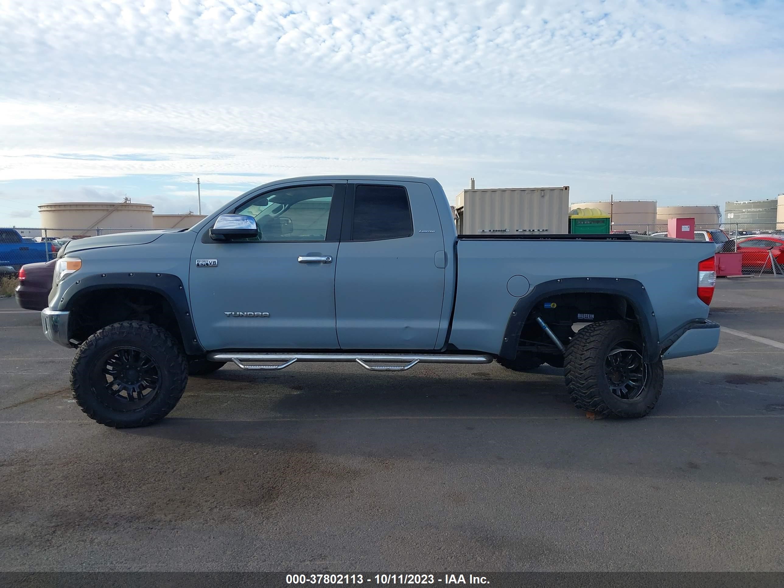 Photo 13 VIN: 5TFBY5F13GX541723 - TOYOTA TUNDRA 