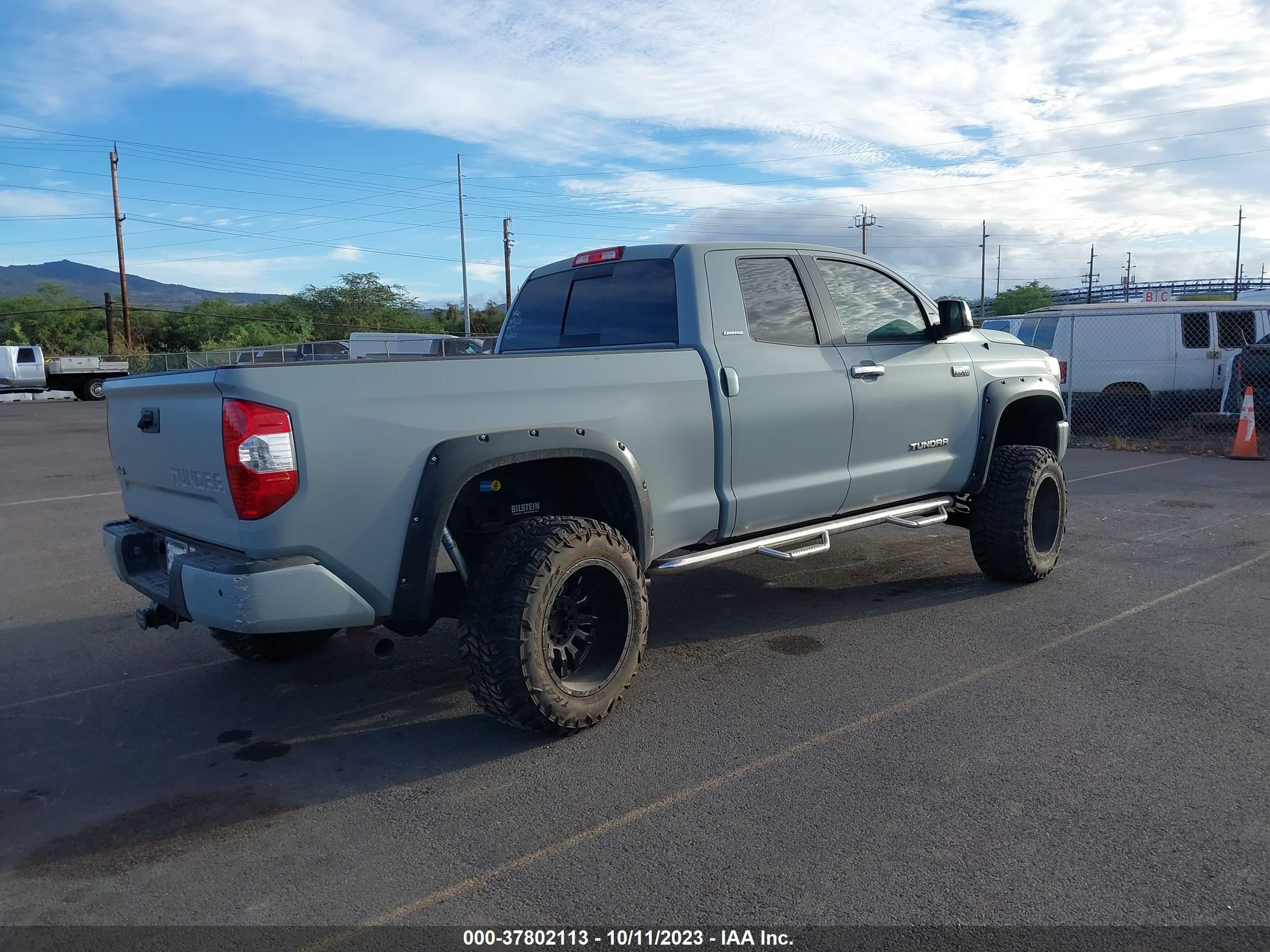 Photo 3 VIN: 5TFBY5F13GX541723 - TOYOTA TUNDRA 