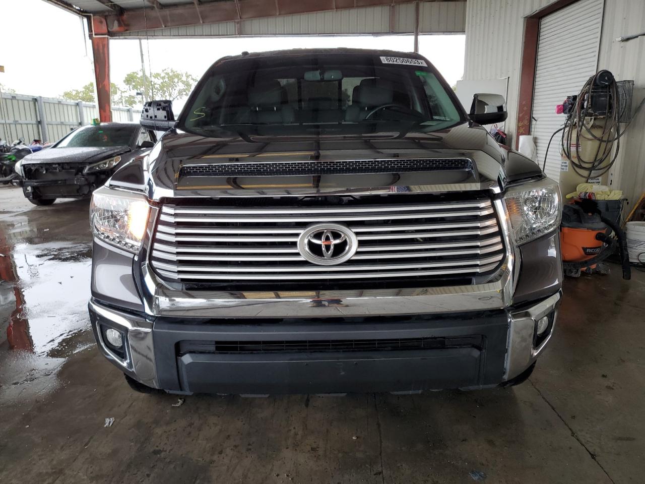 Photo 4 VIN: 5TFBY5F14FX483989 - TOYOTA TUNDRA 