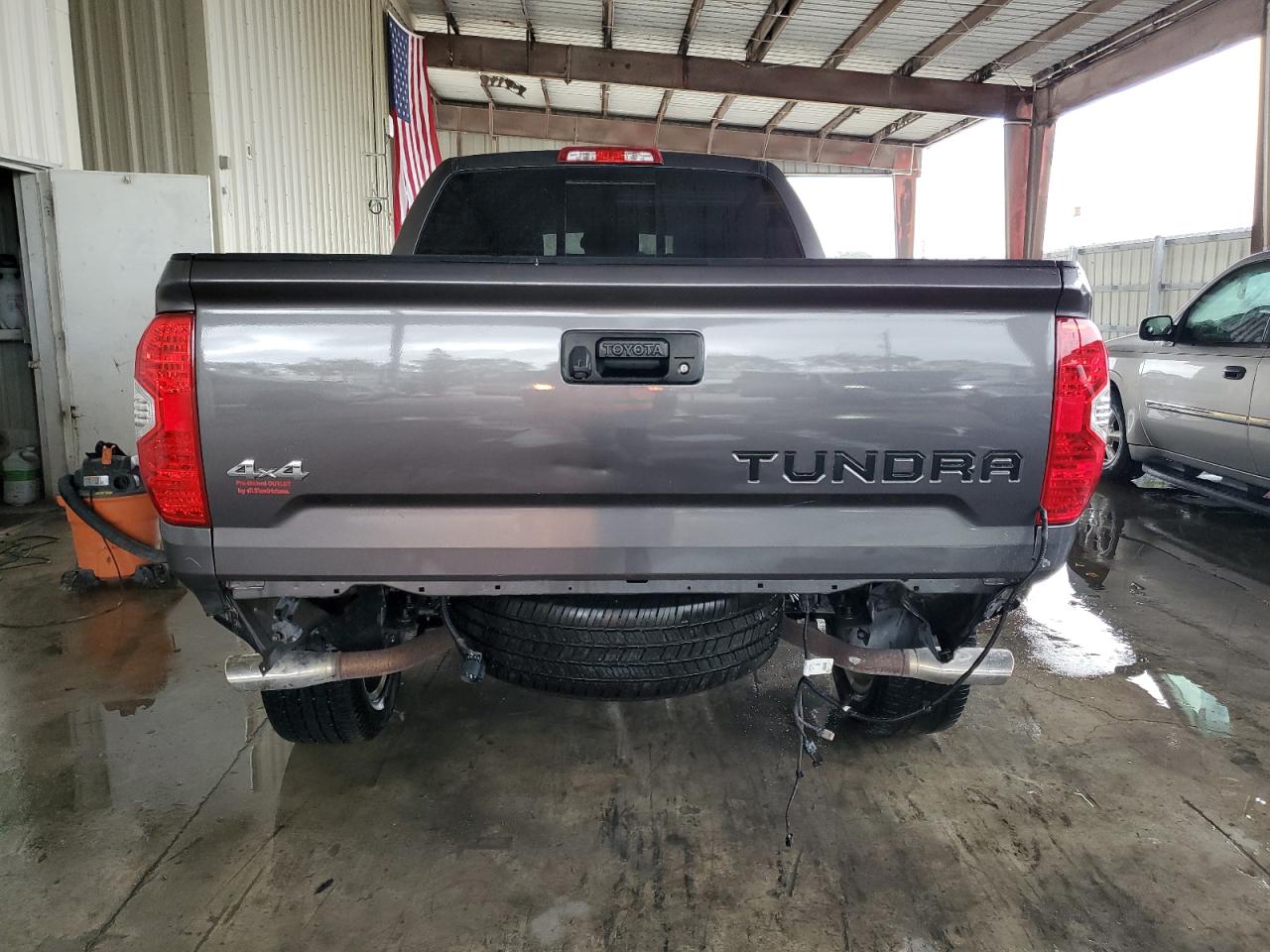 Photo 5 VIN: 5TFBY5F14FX483989 - TOYOTA TUNDRA 