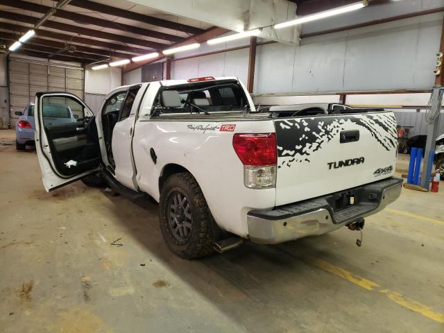 Photo 2 VIN: 5TFBY5F15BX177054 - TOYOTA TUNDRA DOU 