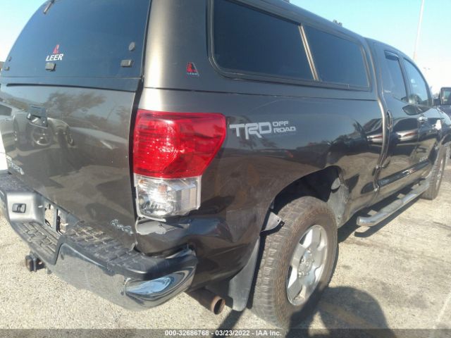 Photo 5 VIN: 5TFBY5F15DX305702 - TOYOTA TUNDRA 4WD TRUCK 