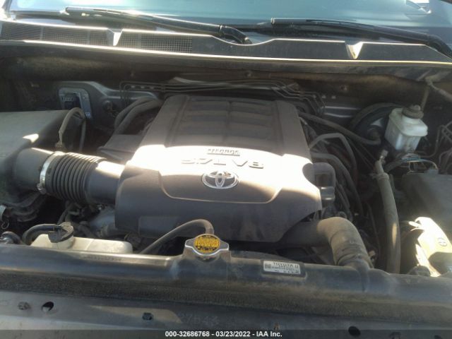 Photo 9 VIN: 5TFBY5F15DX305702 - TOYOTA TUNDRA 4WD TRUCK 