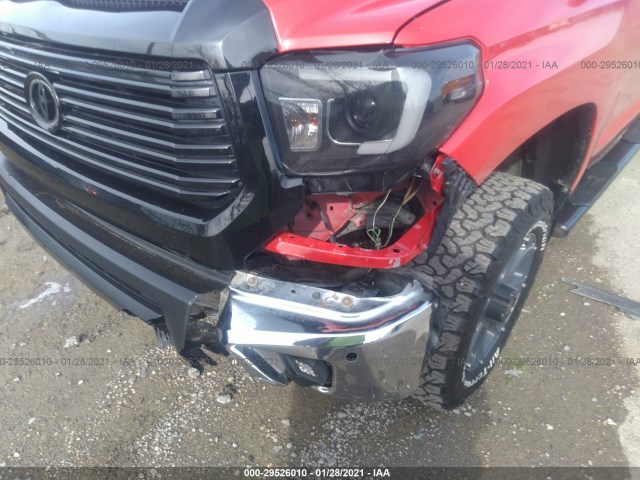 Photo 5 VIN: 5TFBY5F15EX363830 - TOYOTA TUNDRA 4WD TRUCK 