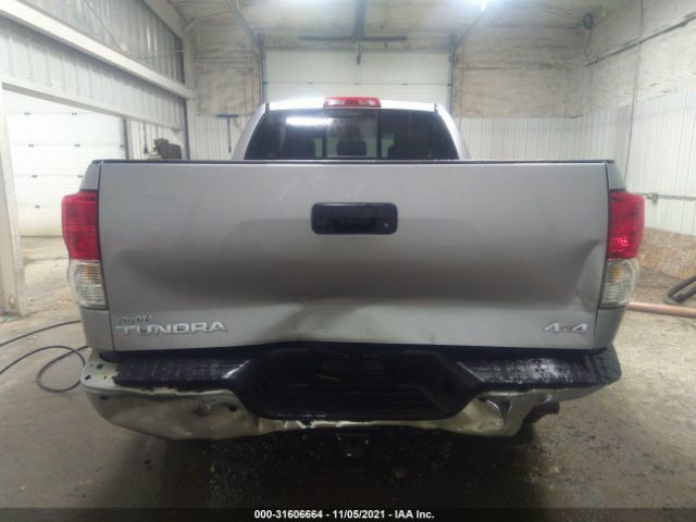 Photo 5 VIN: 5TFBY5F16AX122501 - TOYOTA TUNDRA 4WD TRUCK 