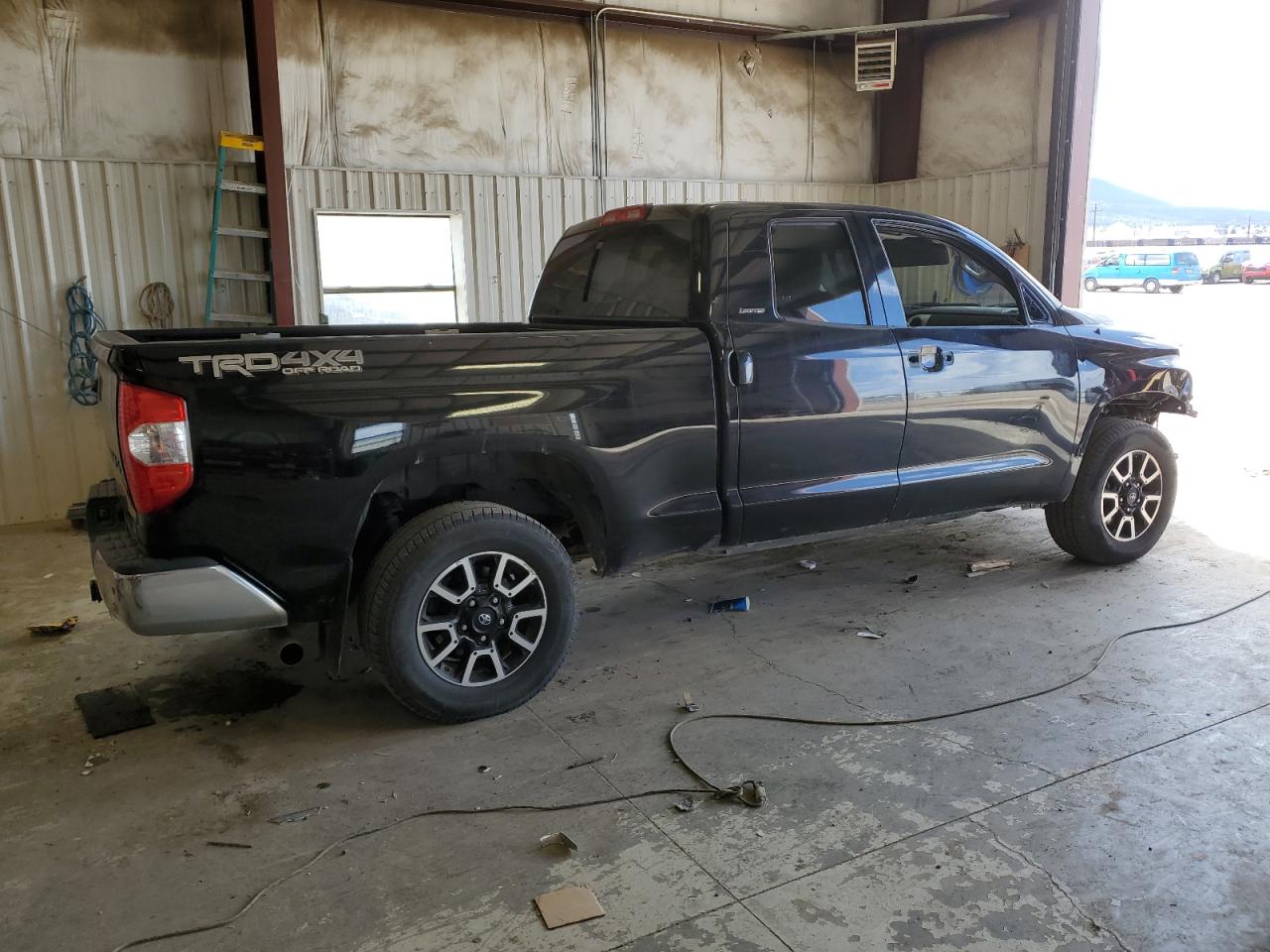 Photo 2 VIN: 5TFBY5F16FX459970 - TOYOTA TUNDRA 