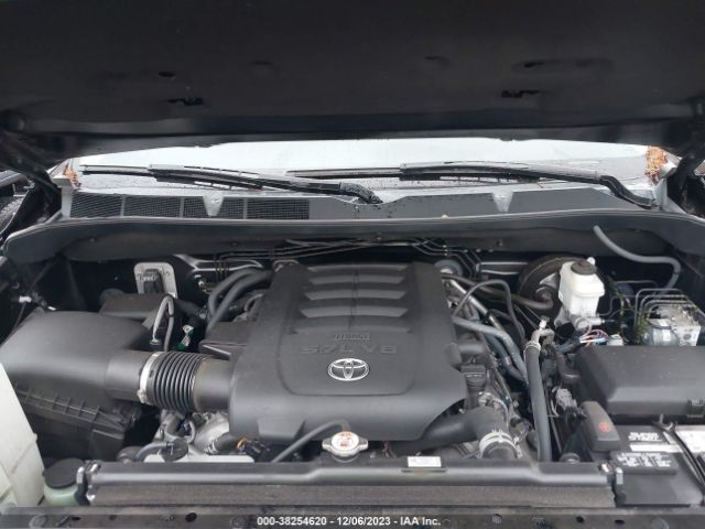 Photo 9 VIN: 5TFBY5F17JX692667 - TOYOTA TUNDRA 4WD 