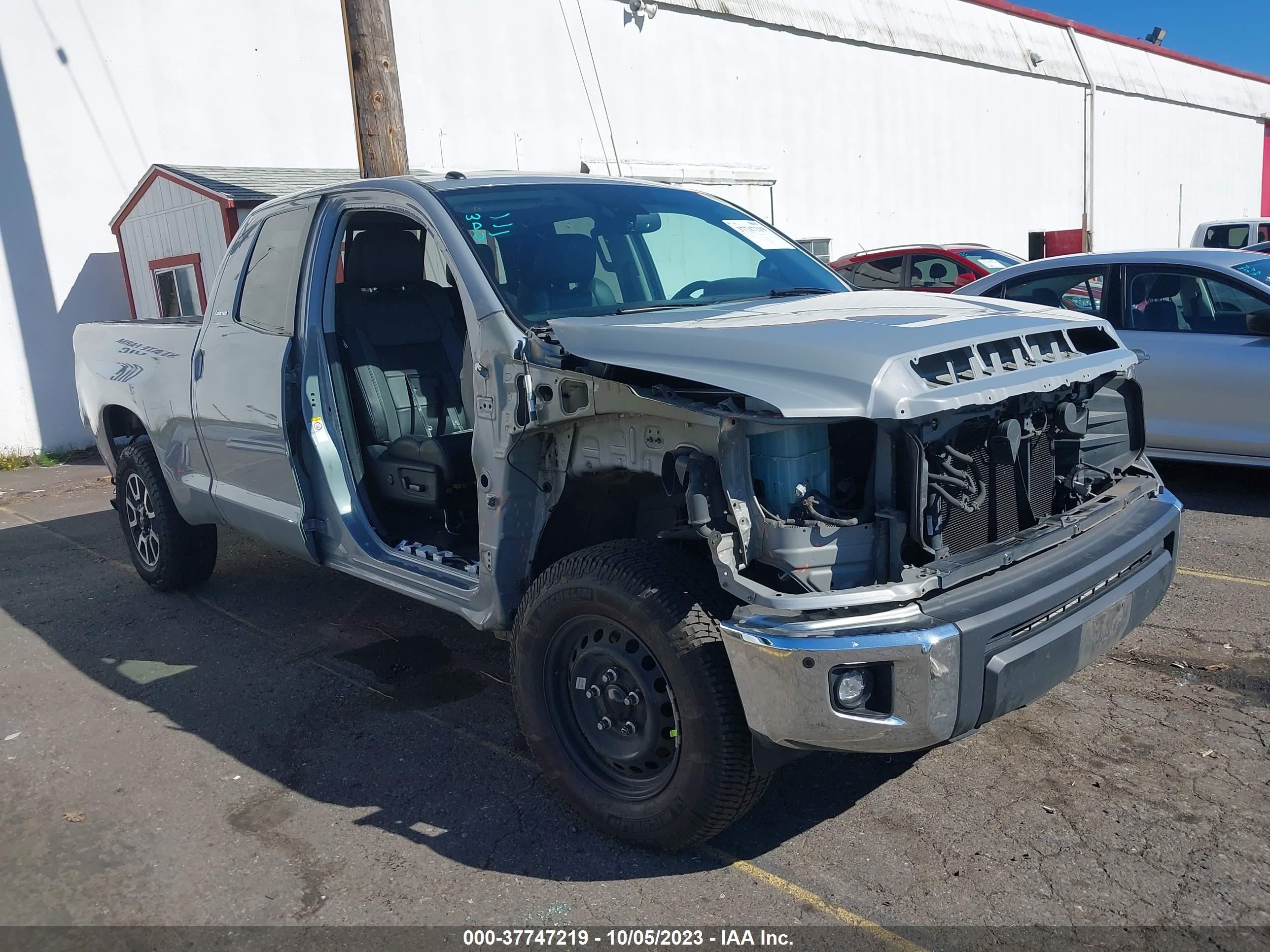 Photo 0 VIN: 5TFBY5F18JX743142 - TOYOTA TUNDRA 