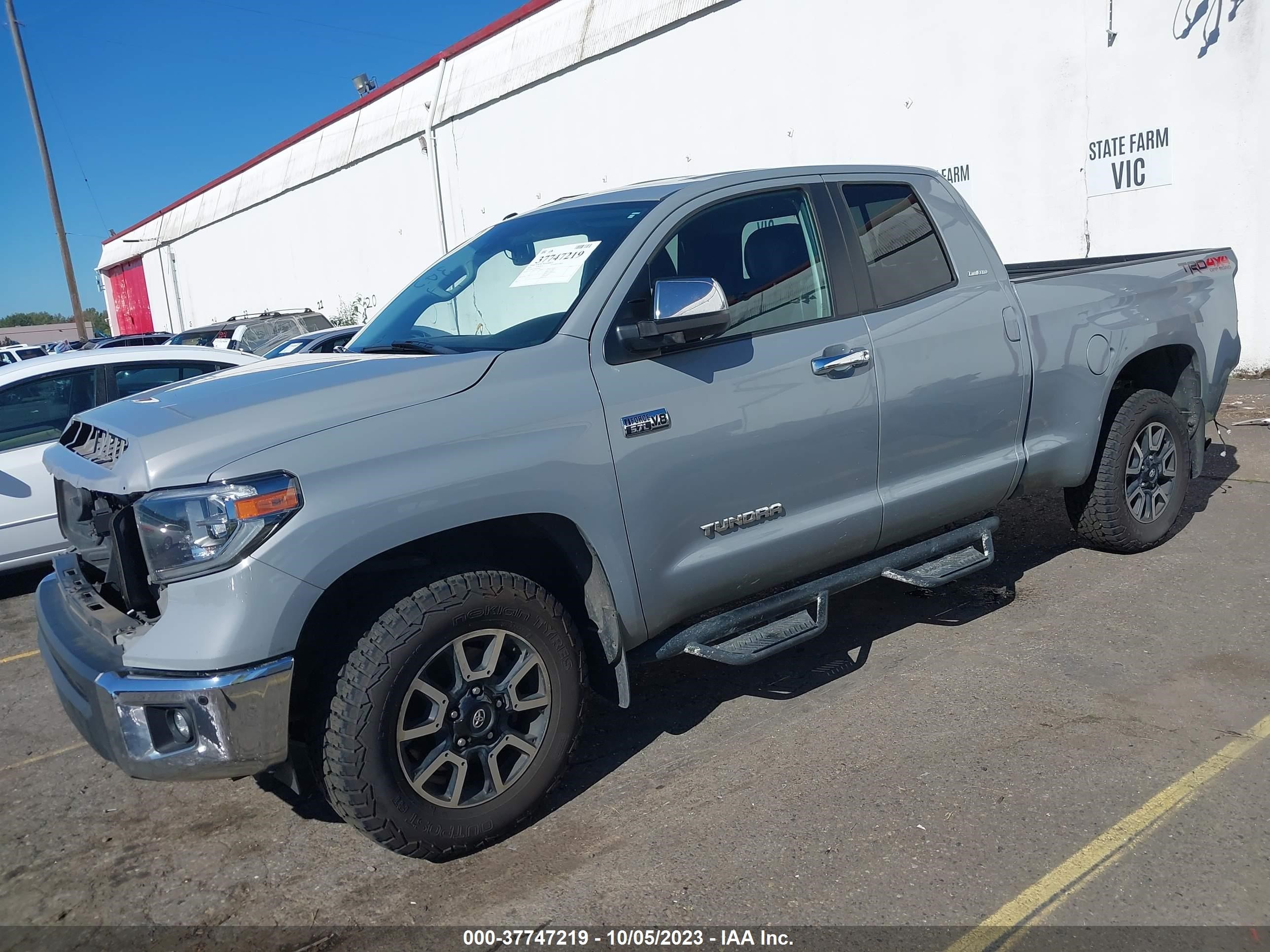 Photo 1 VIN: 5TFBY5F18JX743142 - TOYOTA TUNDRA 