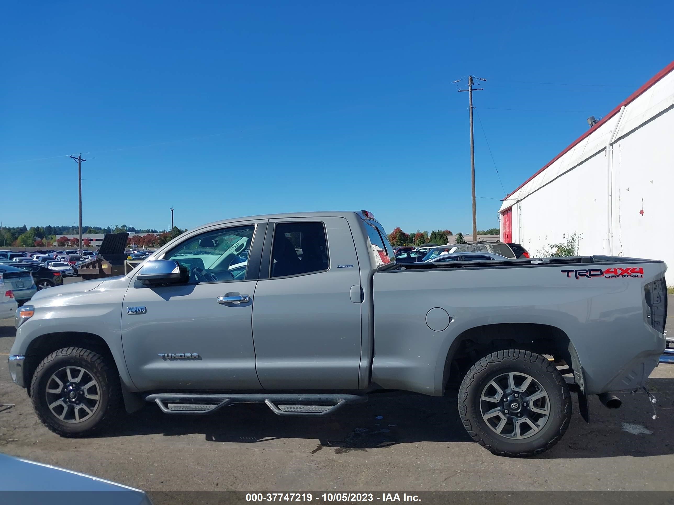 Photo 14 VIN: 5TFBY5F18JX743142 - TOYOTA TUNDRA 