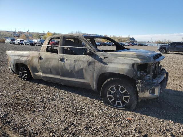 Photo 3 VIN: 5TFBY5F1XKX838285 - TOYOTA TUNDRA DOU 