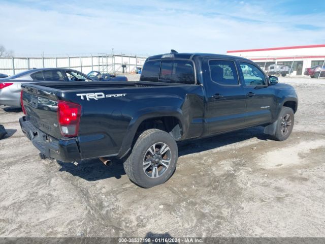 Photo 3 VIN: 5TFBZ5DN2JX003928 - TOYOTA TACOMA 