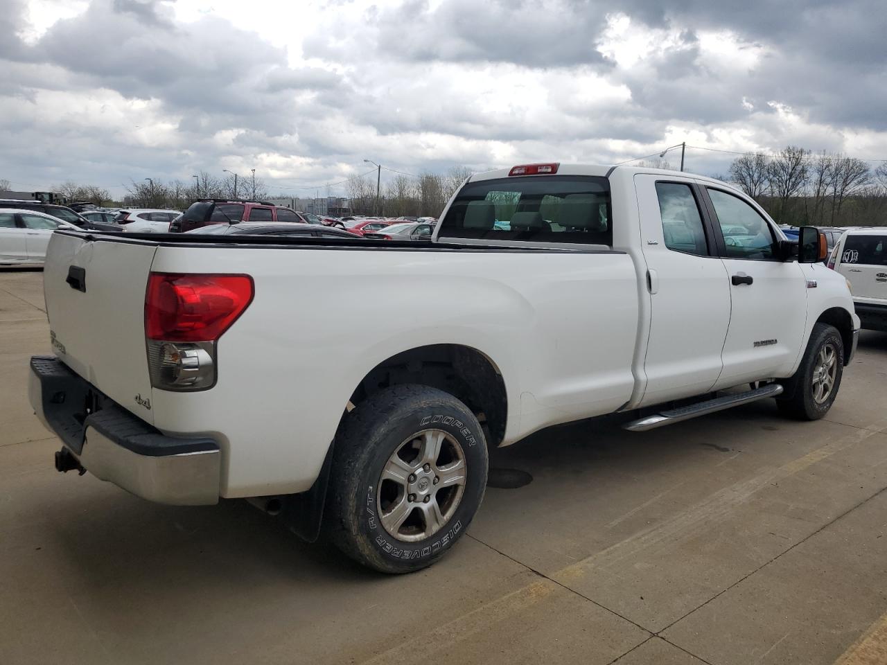 Photo 2 VIN: 5TFCV541X7X003892 - TOYOTA TUNDRA 