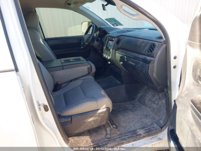 Photo 4 VIN: 5TFCW5F12JX022941 - TOYOTA TUNDRA 