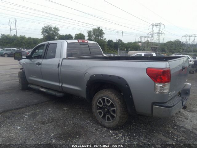 Photo 2 VIN: 5TFCY5F12DX015437 - TOYOTA TUNDRA 4WD TRUCK 