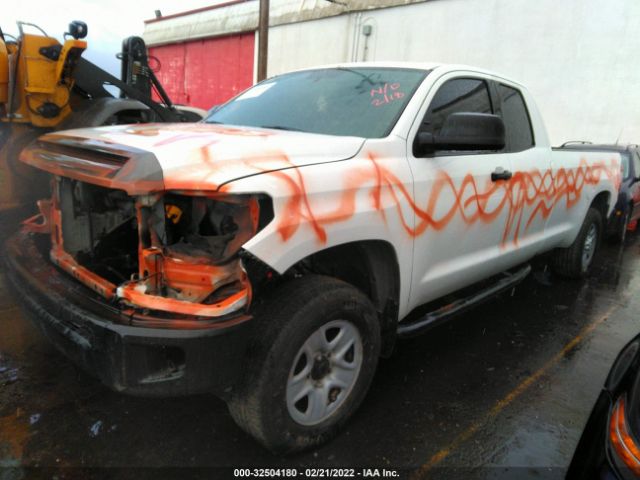 Photo 1 VIN: 5TFCY5F15EX015997 - TOYOTA TUNDRA 4WD TRUCK 