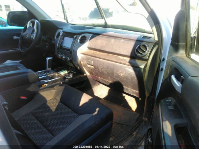 Photo 4 VIN: 5TFCY5F15KX024100 - TOYOTA TUNDRA 4WD 