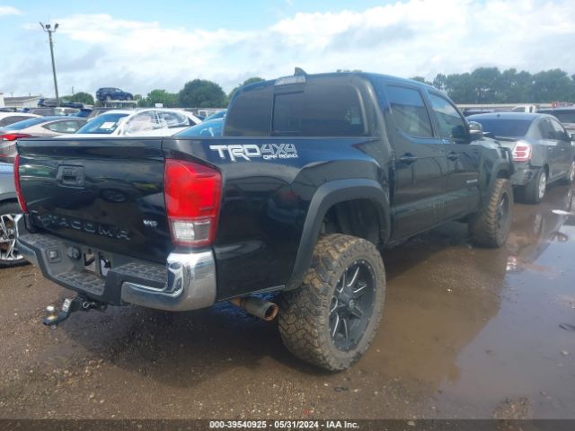 Photo 3 VIN: 5TFCZ5AN0HX077027 - TOYOTA TACOMA 