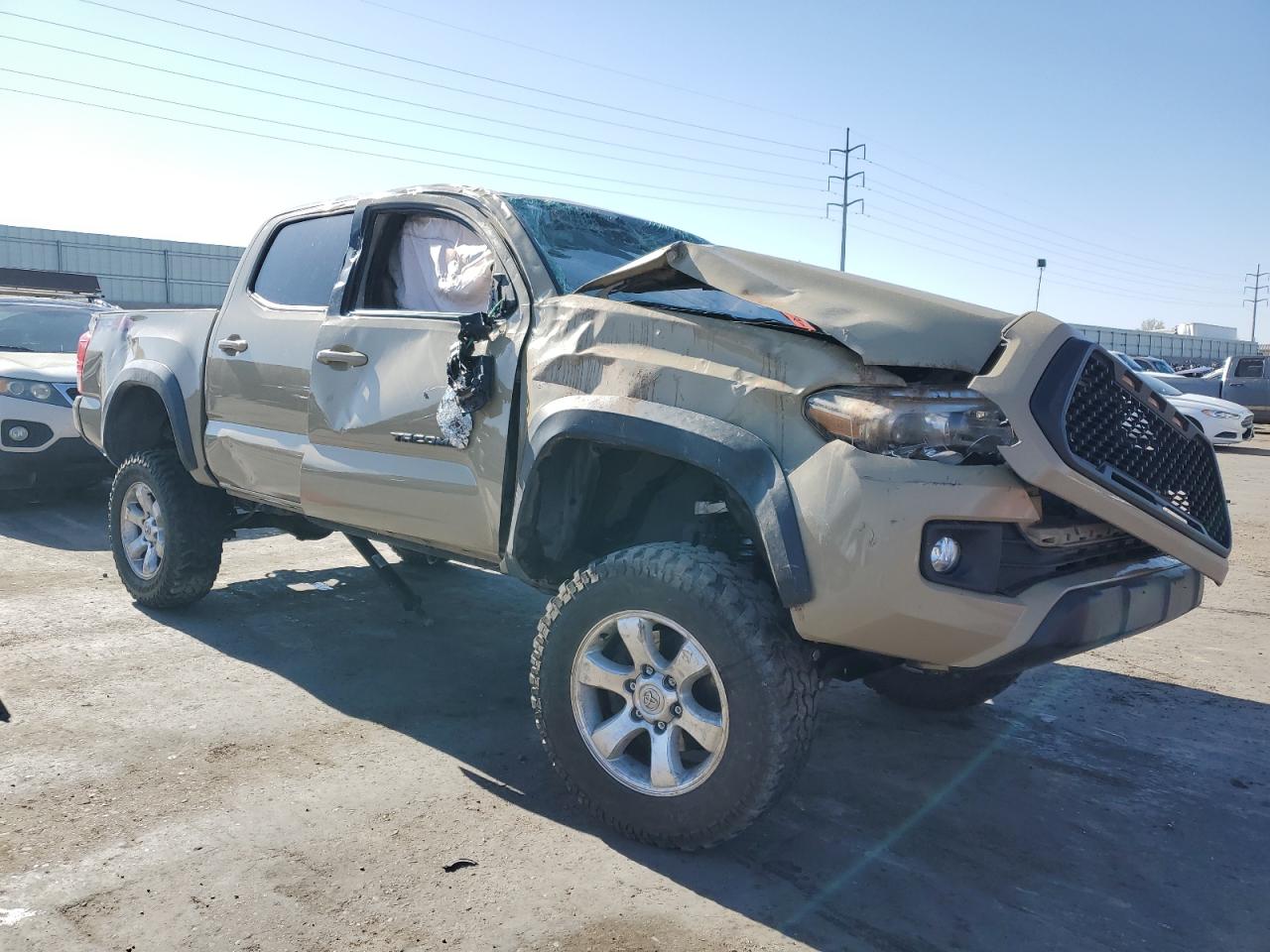 Photo 3 VIN: 5TFCZ5AN0HX091929 - TOYOTA TACOMA 