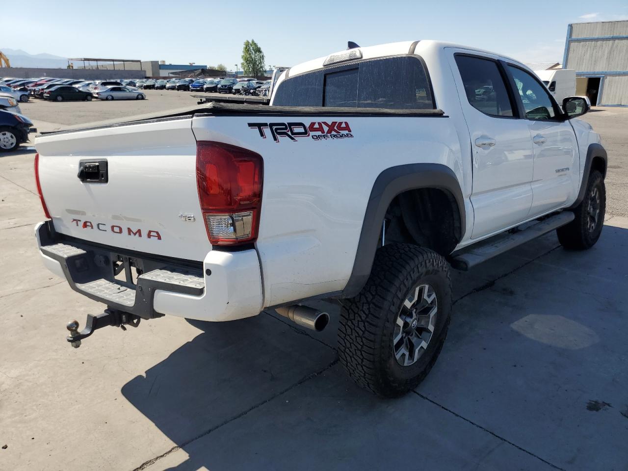 Photo 2 VIN: 5TFCZ5AN0HX106512 - TOYOTA TACOMA 