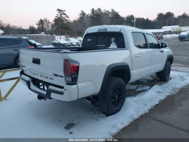 Photo 3 VIN: 5TFCZ5AN0HX113198 - TOYOTA TACOMA 