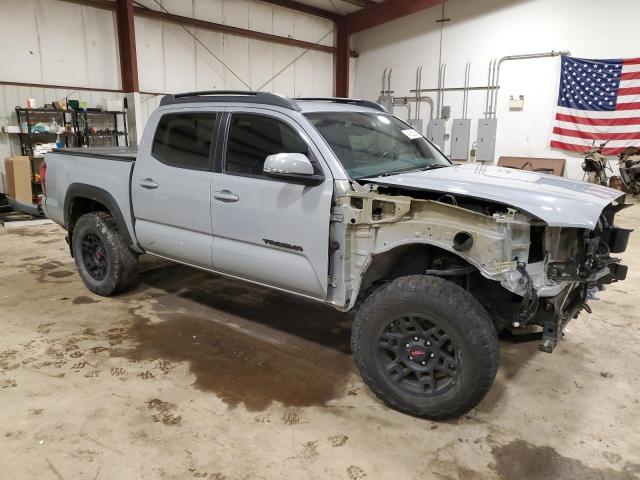 Photo 3 VIN: 5TFCZ5AN0JX158972 - TOYOTA TACOMA 