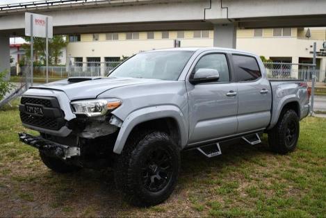 Photo 1 VIN: 5TFCZ5AN0JX164898 - TOYOTA TACOMA 