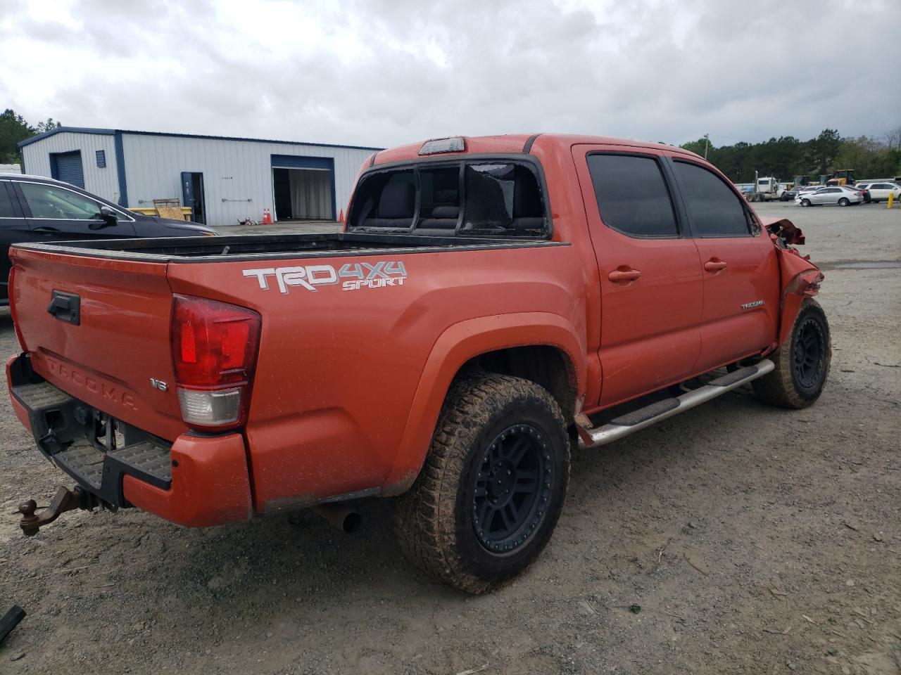 Photo 2 VIN: 5TFCZ5AN1GX015764 - TOYOTA TACOMA 