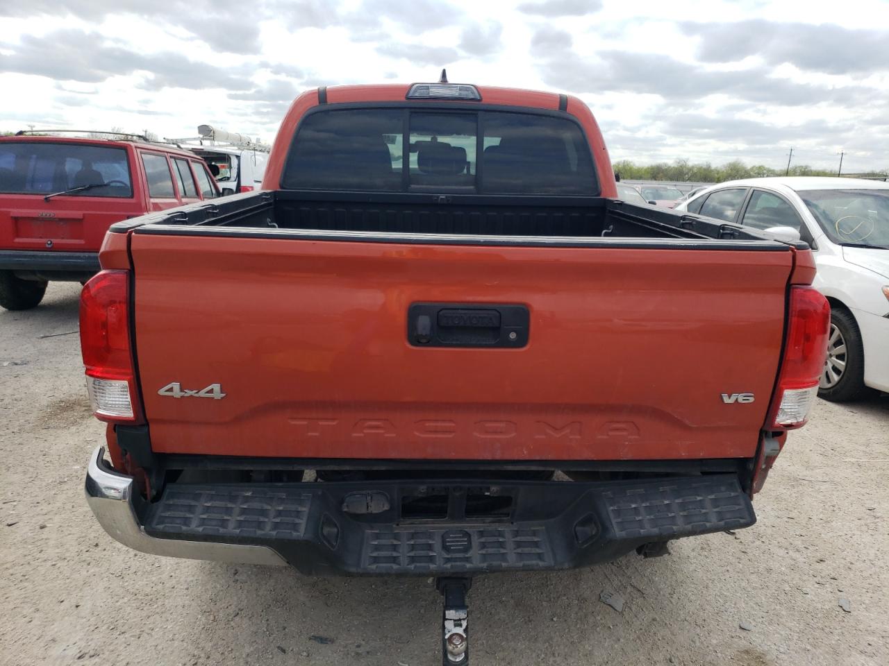 Photo 5 VIN: 5TFCZ5AN1HX050547 - TOYOTA TACOMA 