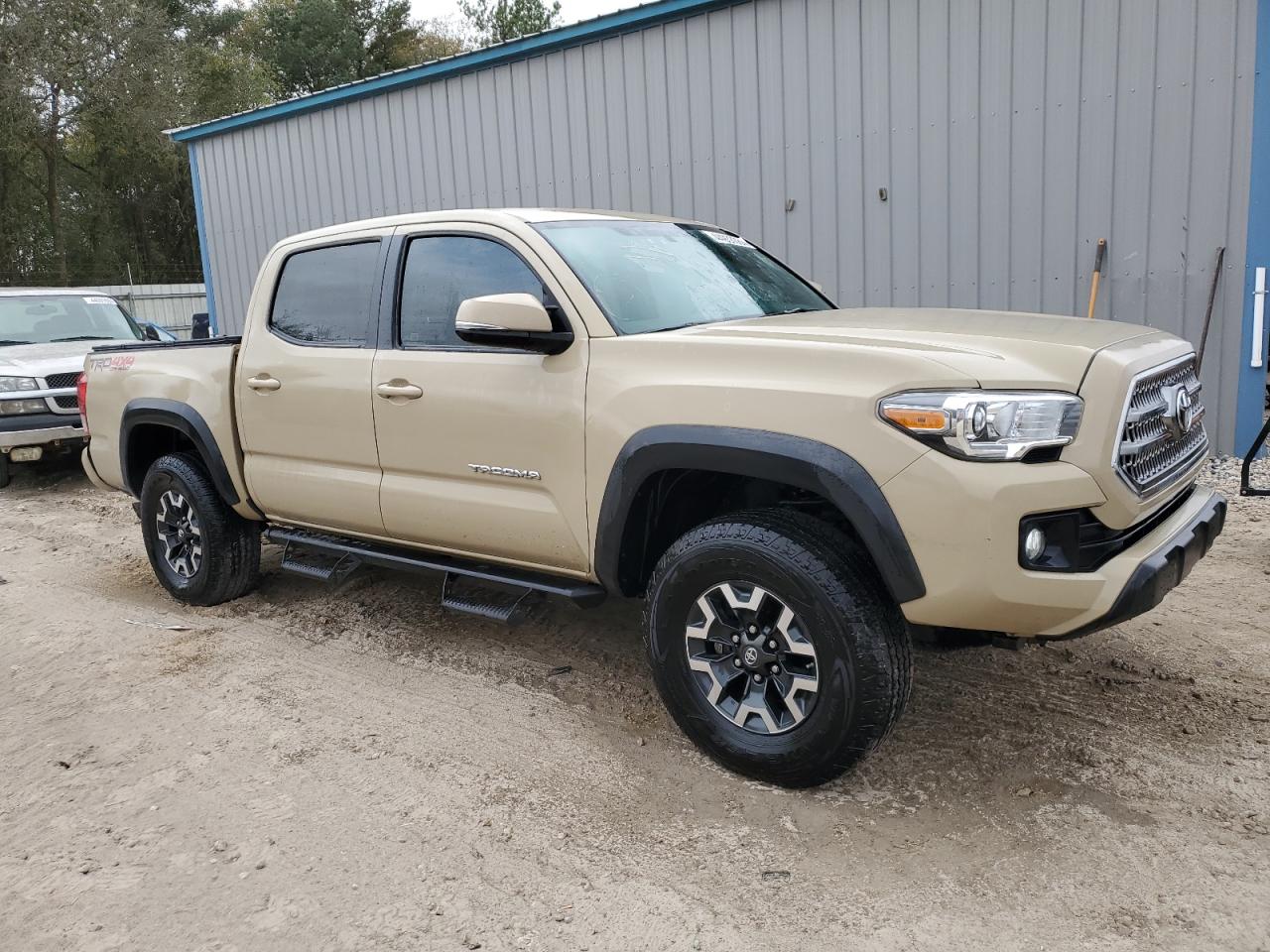 Photo 3 VIN: 5TFCZ5AN1HX057532 - TOYOTA TACOMA 