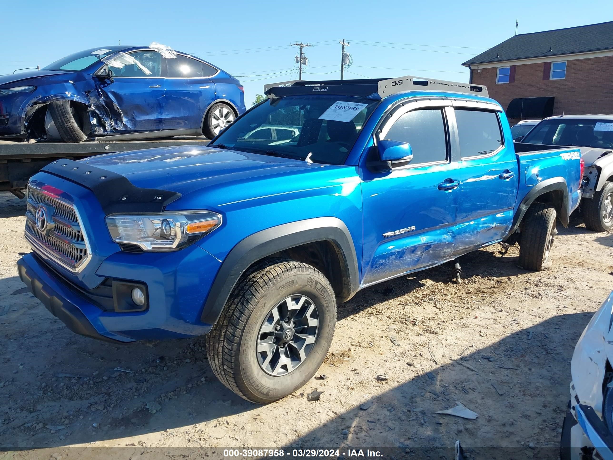 Photo 1 VIN: 5TFCZ5AN1HX097903 - TOYOTA TACOMA 