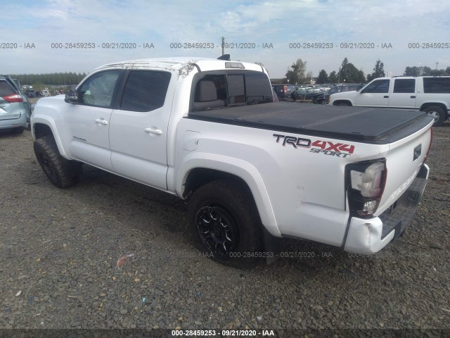 Photo 2 VIN: 5TFCZ5AN1JX132848 - TOYOTA TACOMA 