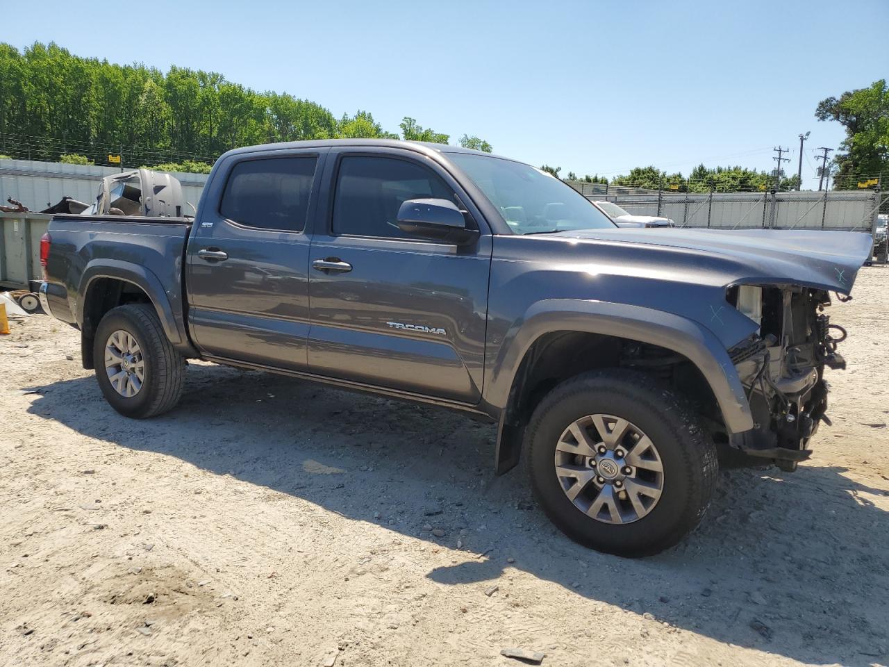 Photo 3 VIN: 5TFCZ5AN1JX146765 - TOYOTA TACOMA 