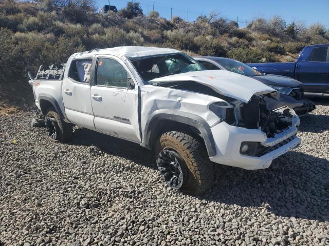 Photo 3 VIN: 5TFCZ5AN1JX150203 - TOYOTA TACOMA DOU 