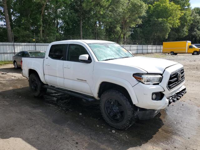 Photo 3 VIN: 5TFCZ5AN1JX154588 - TOYOTA TACOMA DOU 