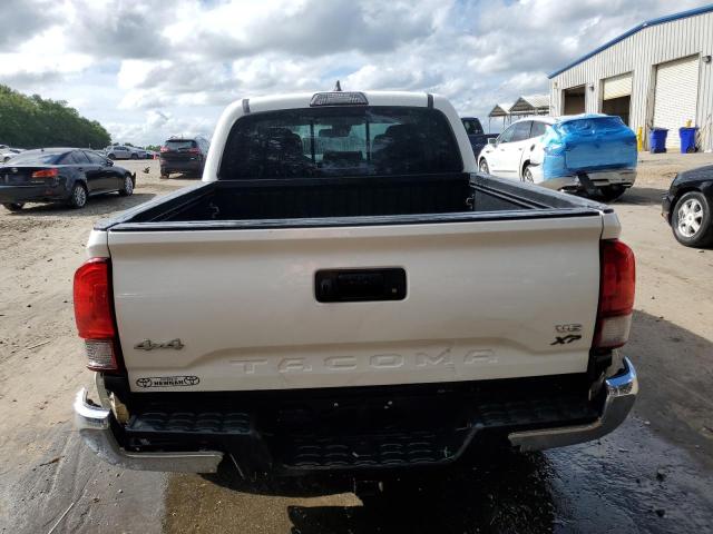 Photo 5 VIN: 5TFCZ5AN1JX154588 - TOYOTA TACOMA DOU 