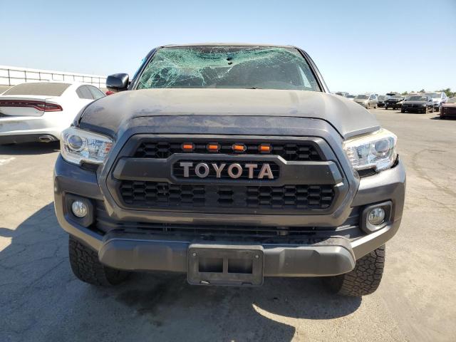 Photo 4 VIN: 5TFCZ5AN2HX099594 - TOYOTA TACOMA DOU 