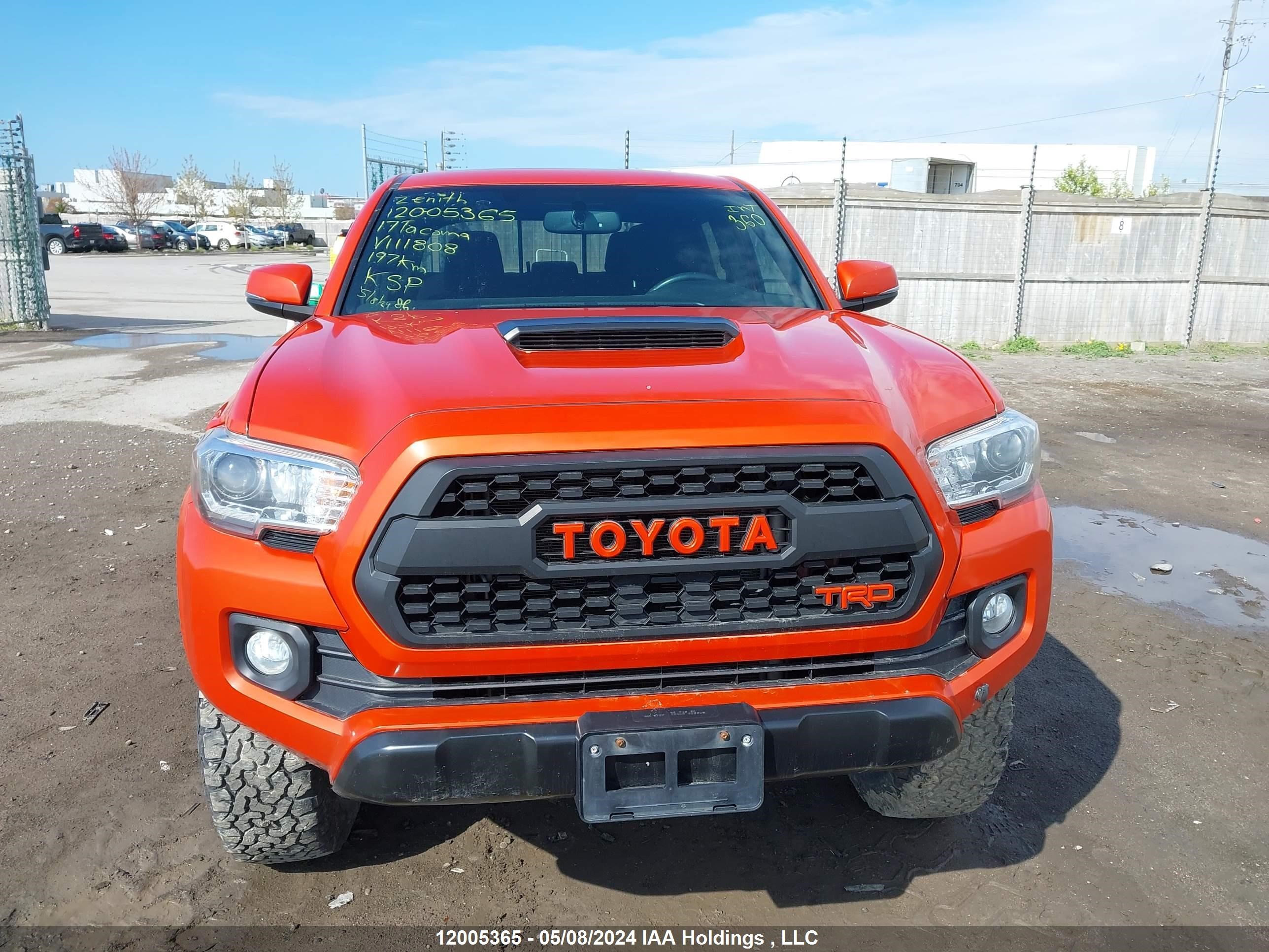 Photo 11 VIN: 5TFCZ5AN2HX111808 - TOYOTA TACOMA 