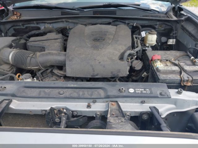 Photo 9 VIN: 5TFCZ5AN2JX137833 - TOYOTA TACOMA 