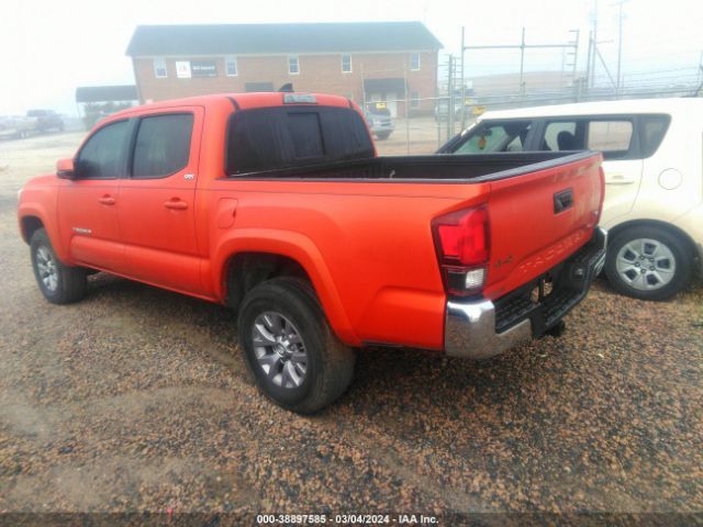 Photo 2 VIN: 5TFCZ5AN2JX145219 - TOYOTA TACOMA 