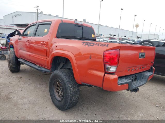 Photo 2 VIN: 5TFCZ5AN3HX068578 - TOYOTA TACOMA 