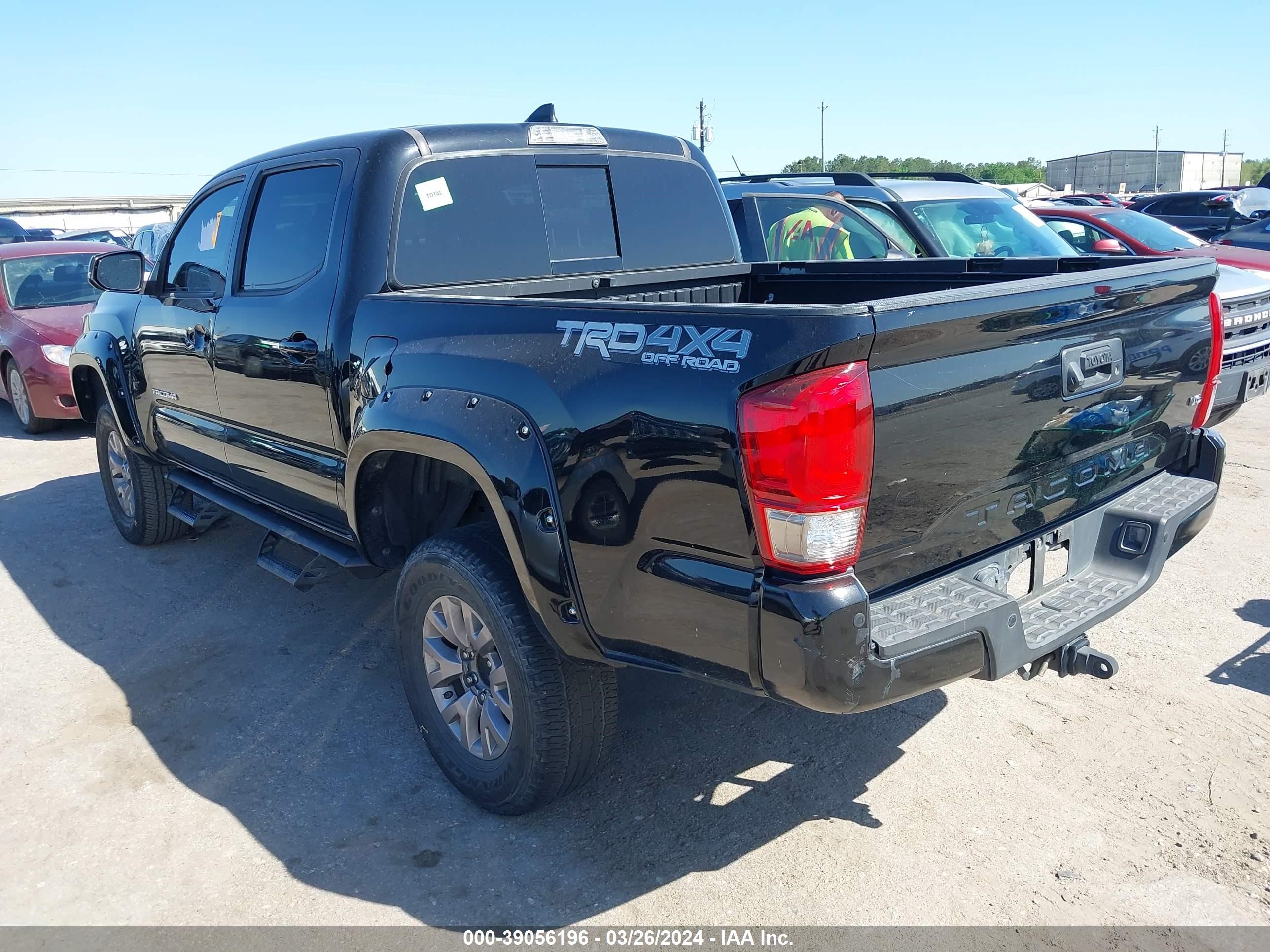 Photo 2 VIN: 5TFCZ5AN3HX095358 - TOYOTA TACOMA 