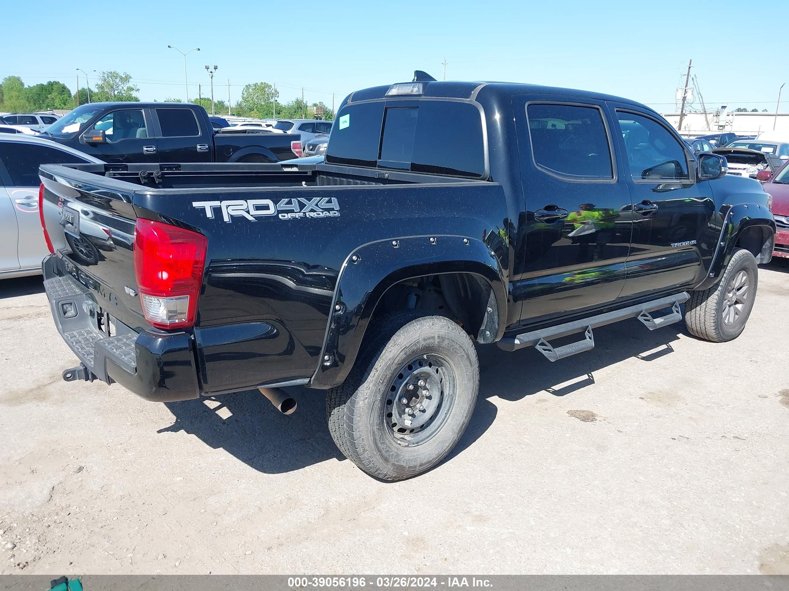 Photo 3 VIN: 5TFCZ5AN3HX095358 - TOYOTA TACOMA 