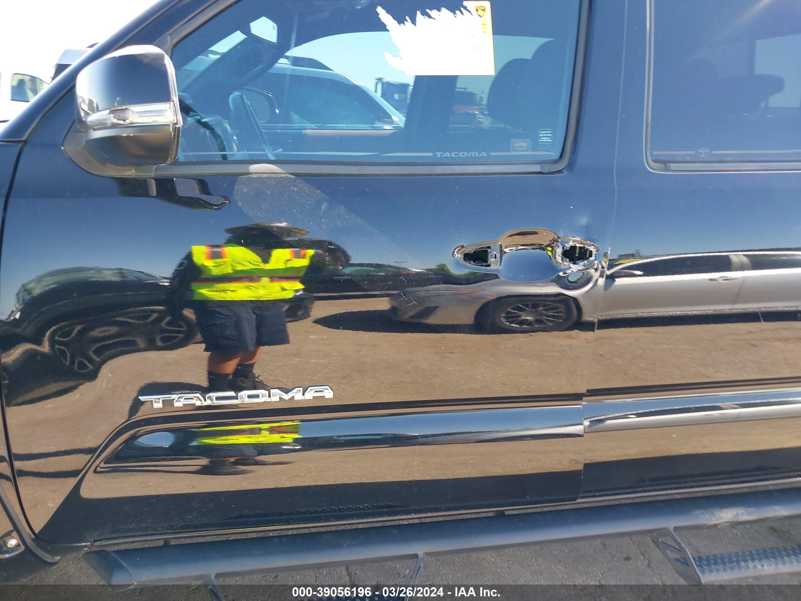 Photo 5 VIN: 5TFCZ5AN3HX095358 - TOYOTA TACOMA 