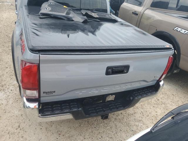 Photo 5 VIN: 5TFCZ5AN3JX156097 - TOYOTA TACOMA DOU 